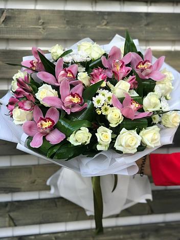 Букет цветов из: Розы и Хризантемы в Аромашево