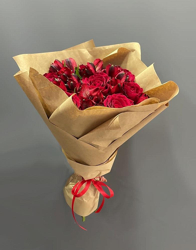 Букет цветов из: Альстромерии и Розы в Аромашево