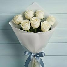 Букет 7 Белых роз Эдлесс Лав в Аромашево