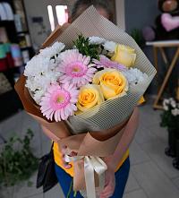 Букет цветов из:  Герберы, Розы и Хризантемы в Аромашево