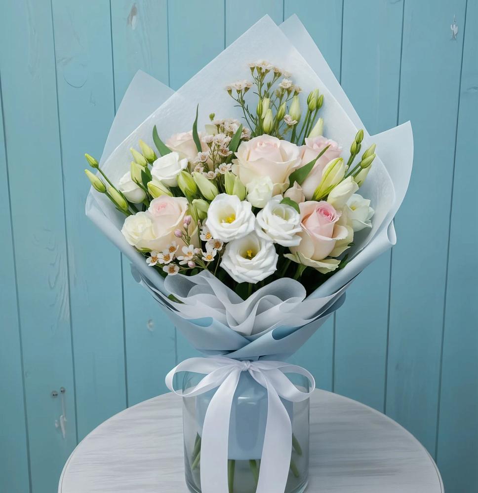 Букет цветов из: Розы и Лизиантусы в Аромашево