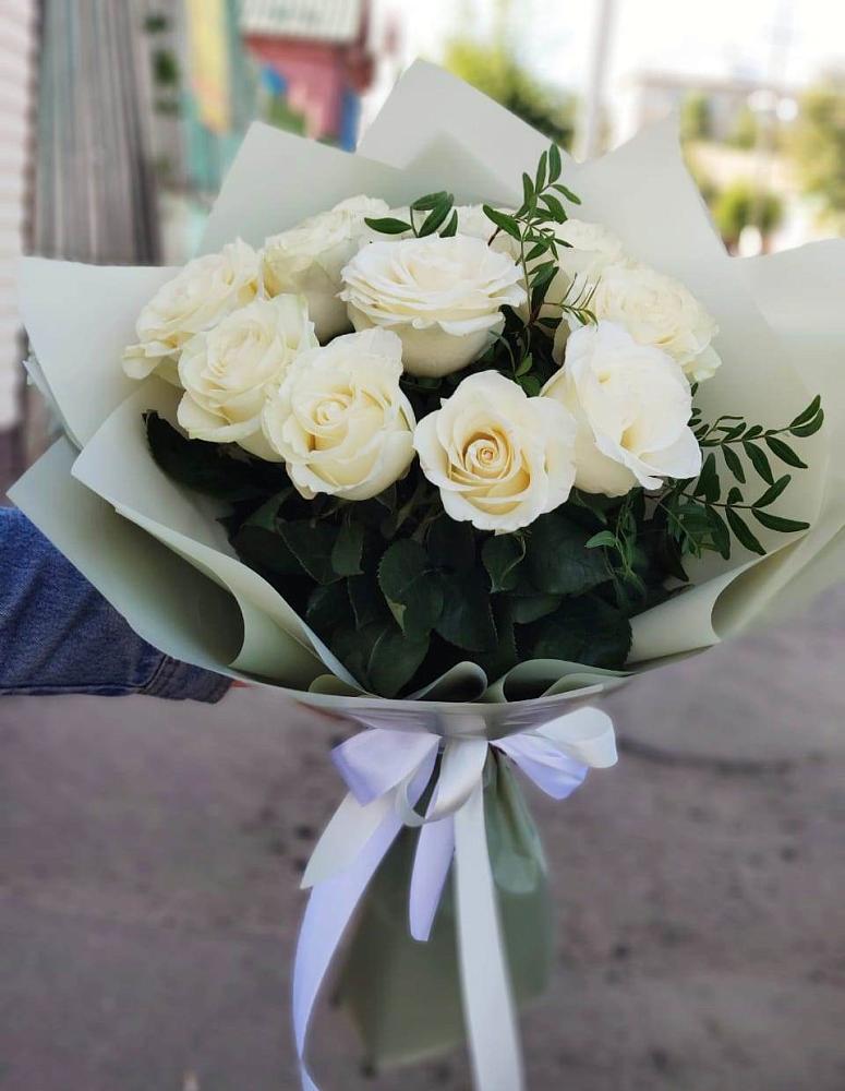 Букет Белые розы Проуд в Аромашево