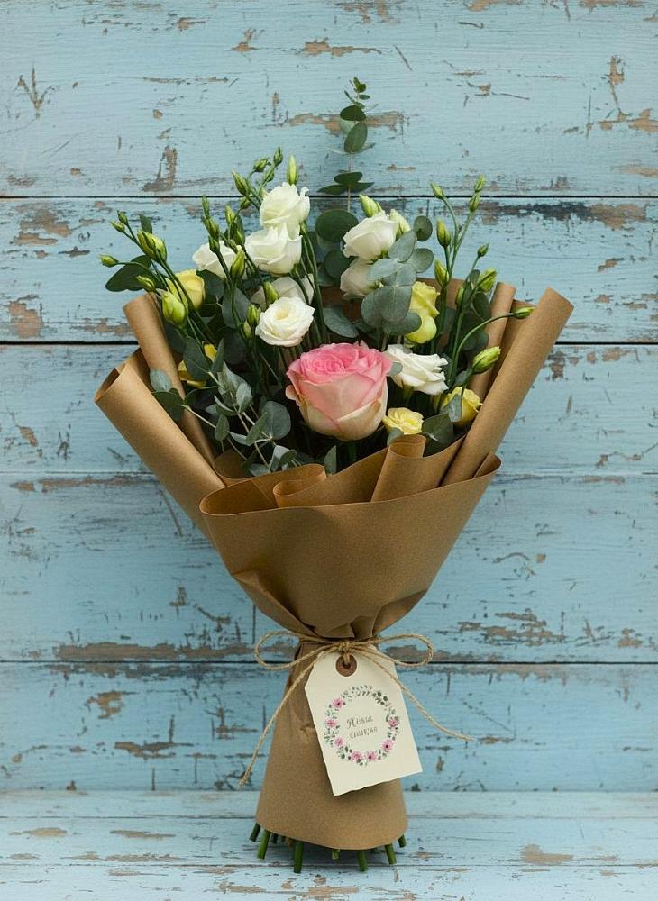 Букет цветов из: Розы и Лизиантусы в Аромашево