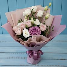 Букет цветов из:  Розы и Лизиантусы в Аромашево