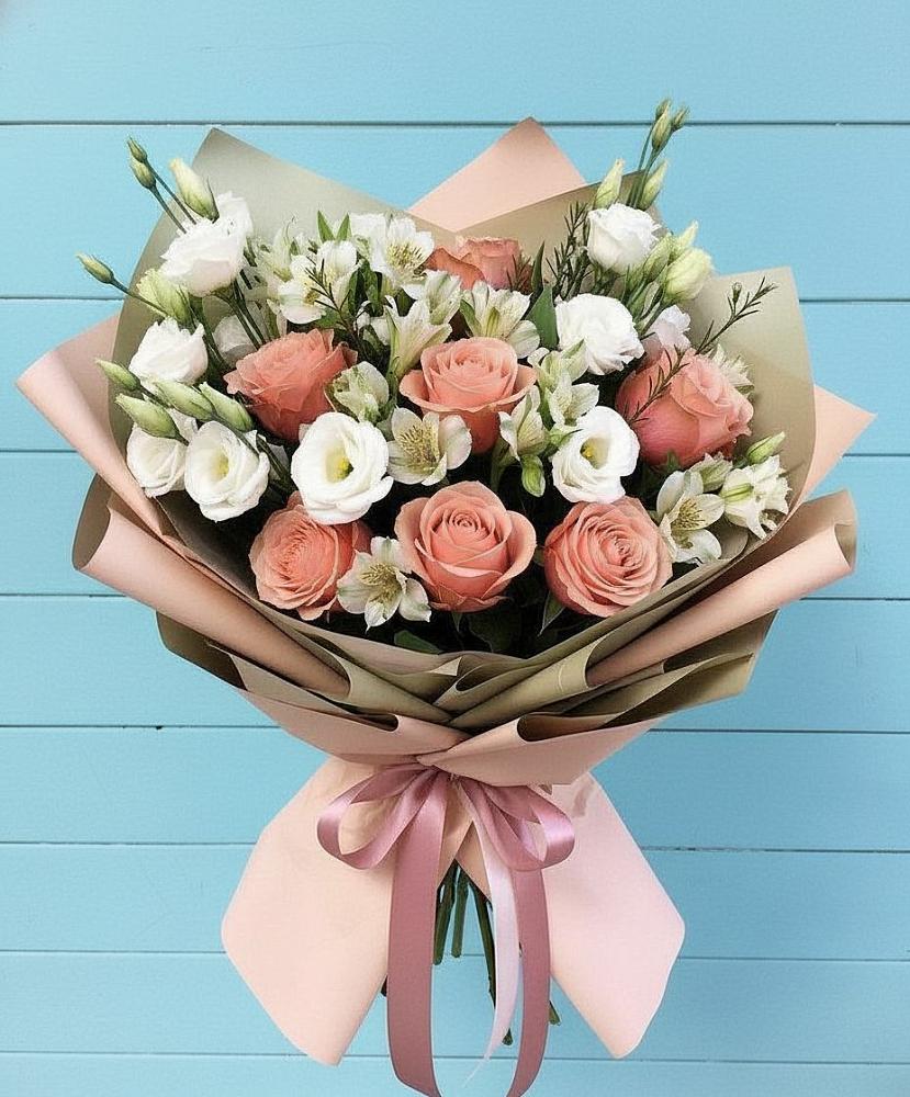 Букет цветов из: Розы, Альстромерии и Лизиантусы в Аромашево