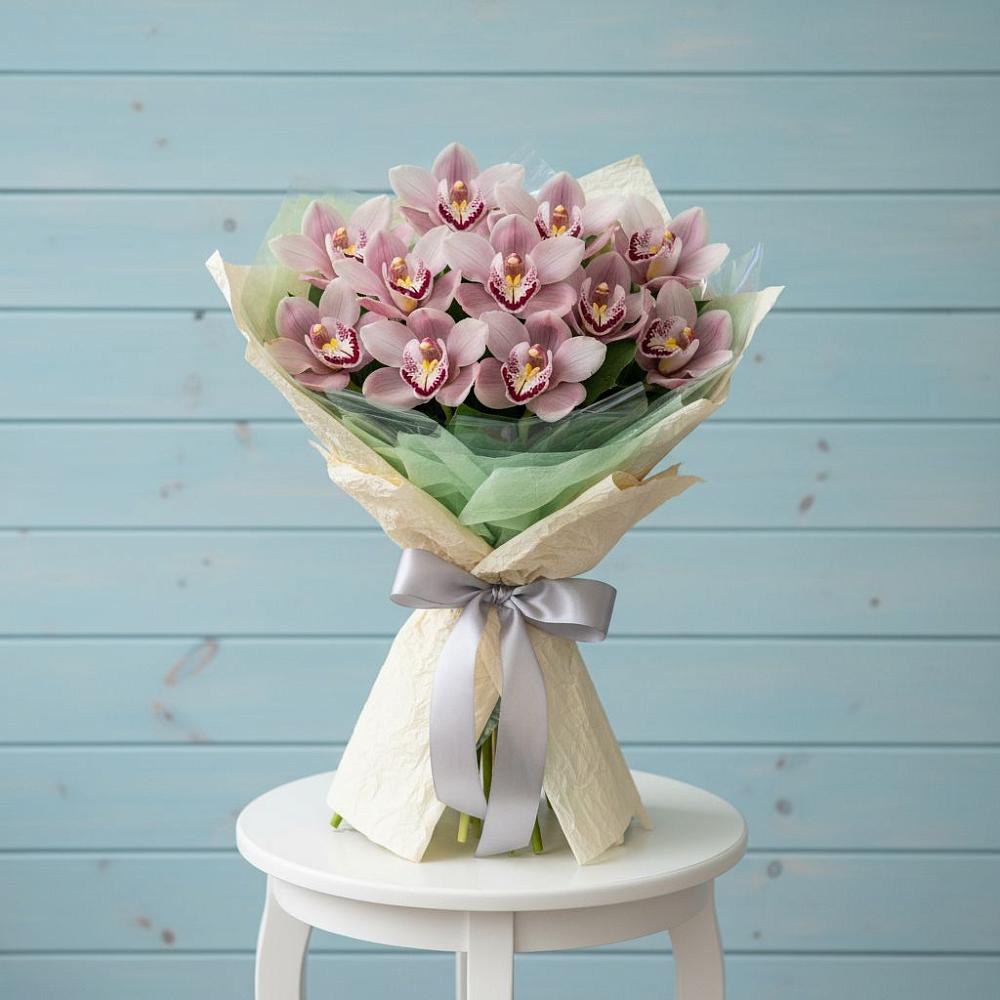 Букет цветов из: Орхидеи и Розы в Аромашево