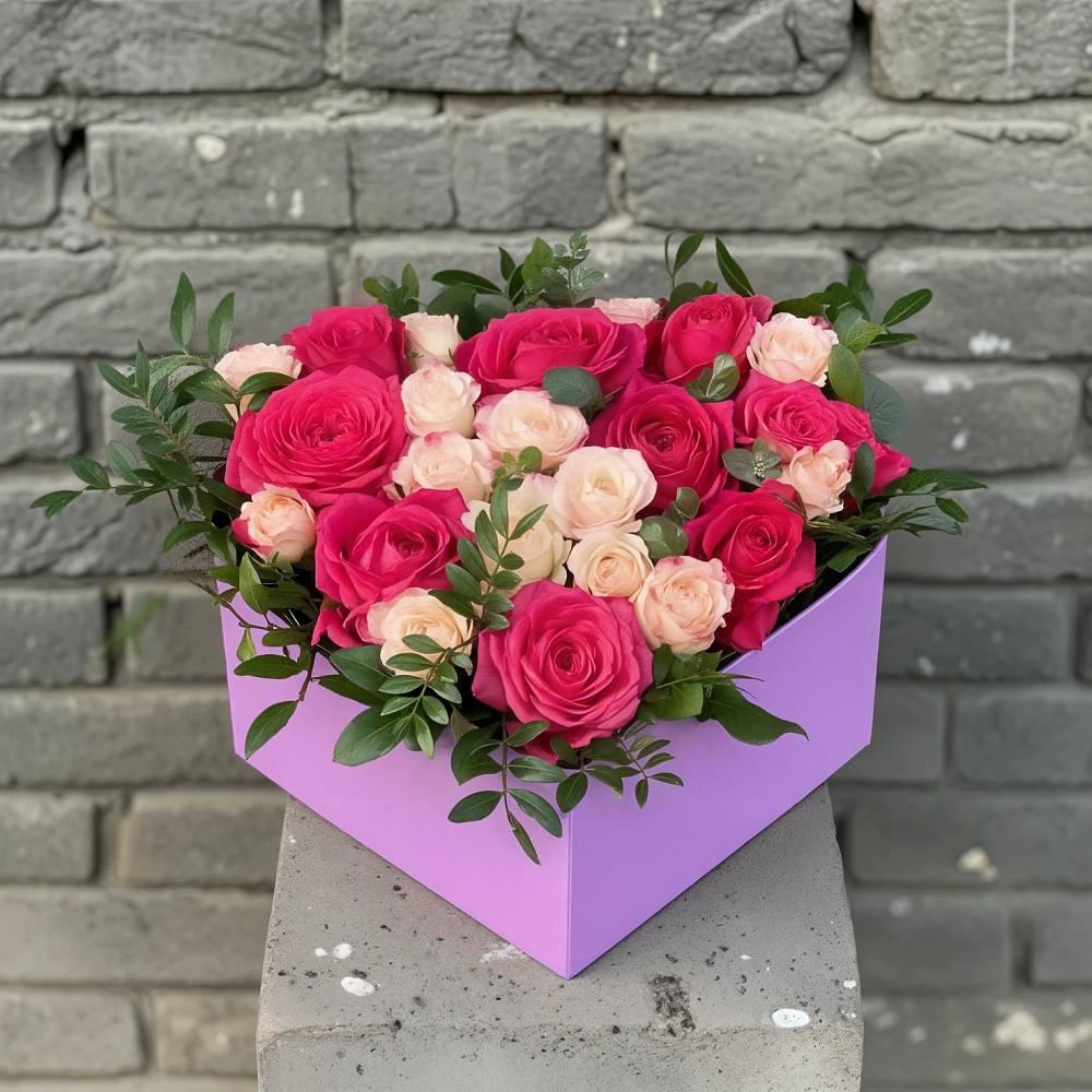 Цветочная композиция из Розы в коробке в Аромашево