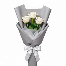 Букет 3 белые розы в Аромашево