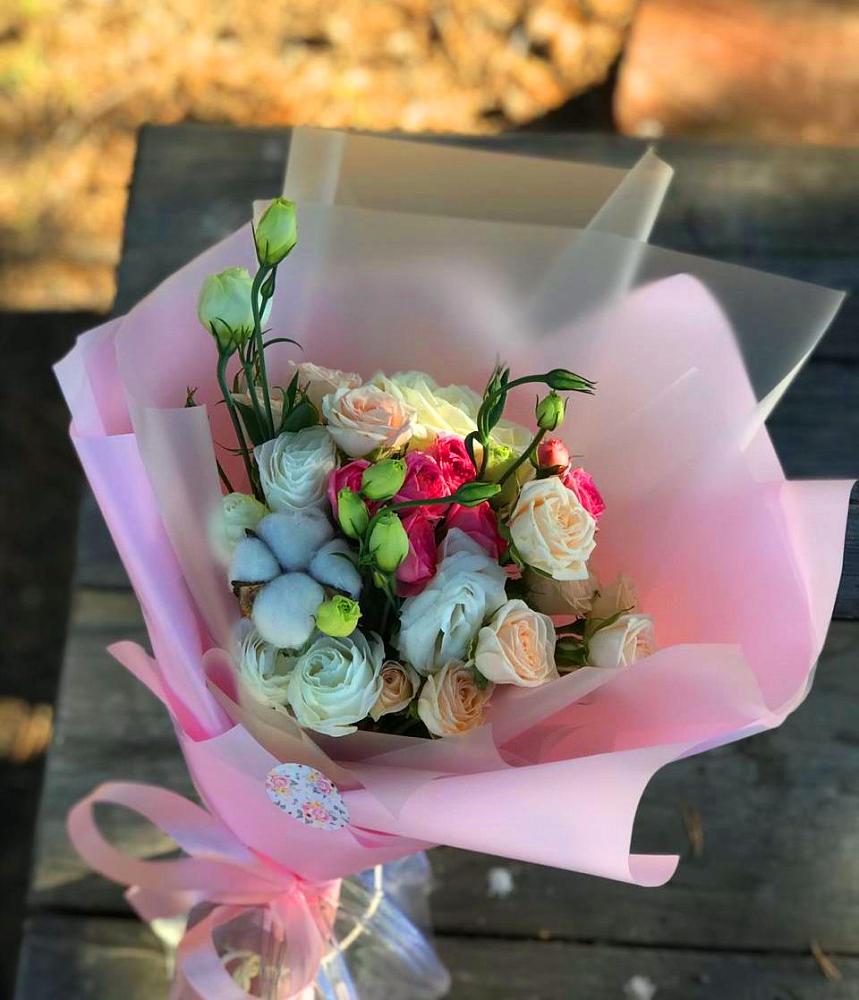 Букет цветов из: Розы и Лизиантусы в Аромашево