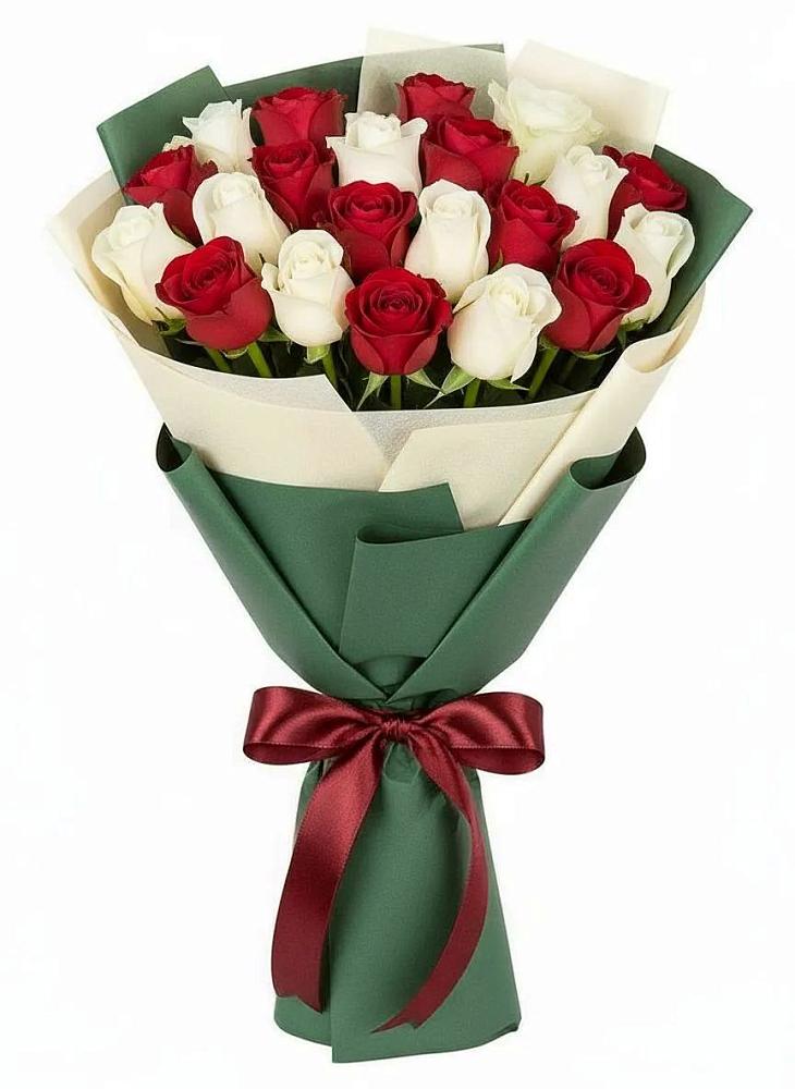 Букет Микс из красных и белых роз в Аромашево