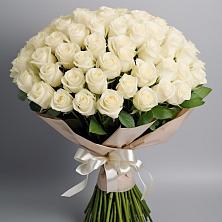 Букет 101 беля роза Белоснежка в Аромашево