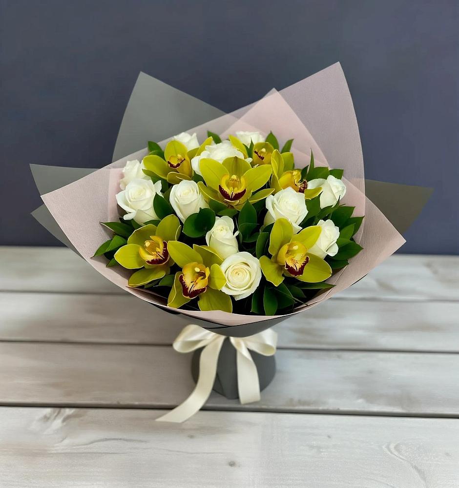 Букет цветов из: Орхидеи и Розы в Аромашево