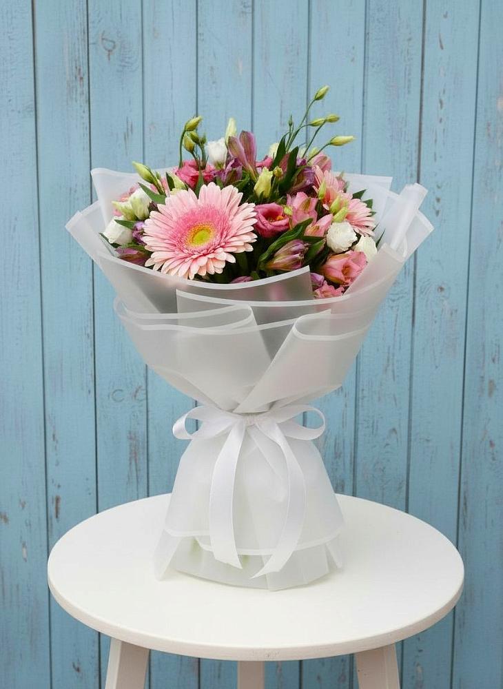 Букет цветов из: Герберы, Альстромерии и Лизиантусы в Аромашево