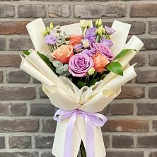 Букет цветов из:  Лизиантусы и Розы в Аромашево