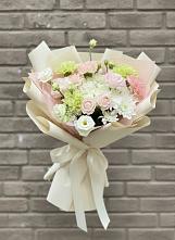 Букет цветов из:  Гвоздики, Розы, Лизиантусы и Хризантемы в Аромашево