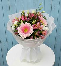 Букет цветов из:  Герберы, Альстромерии и Лизиантусы в Аромашево
