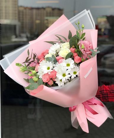 Букет цветов из: Розы, Лизиантусы и Хризантемы в Аромашево