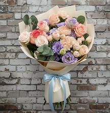 Букет цветов из:  Розы, Лизиантусы и Гвоздики в Аромашево