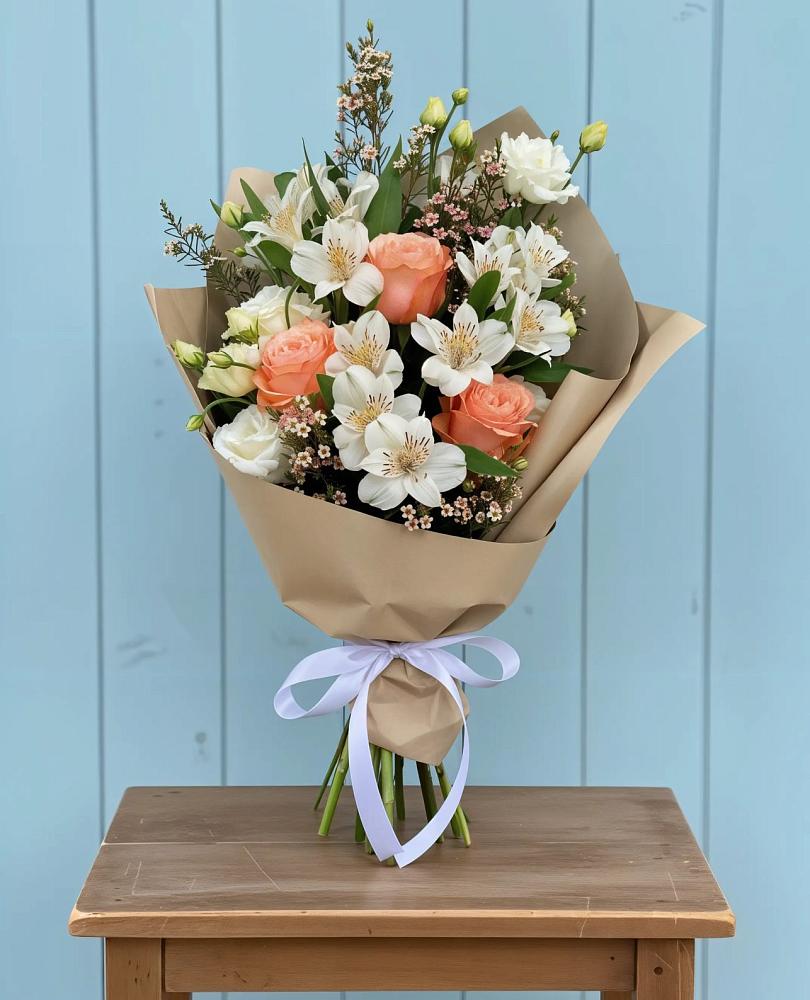 Букет цветов из: Альстромерии, Лизиантусы, Розы и Хризантемы в Аромашево