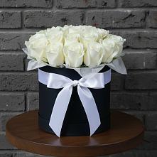 Цветочная композиция из Розы в шляпной коробке в Аромашево